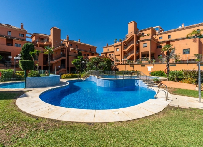 Apartment Middle Floor in Elviria - 1