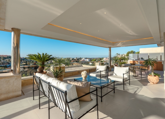 Appartement milieu d’Etage situé à Nueva Andalucía Los Arrayanes  - 1