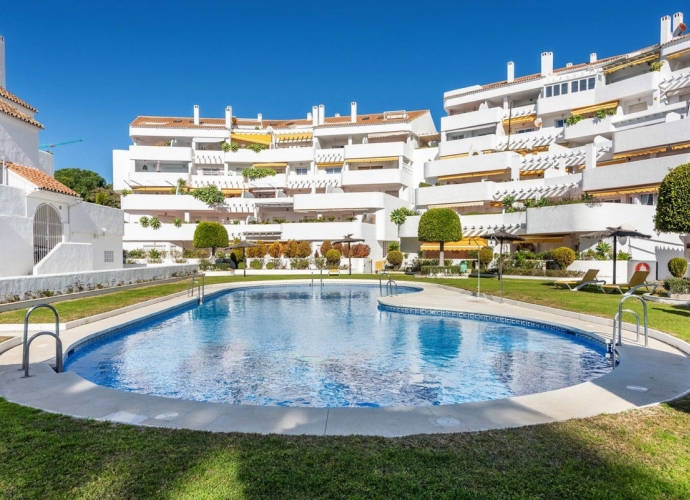 Apartment Penthouse Duplex situé à Nueva Andalucía El Dorado  - 2