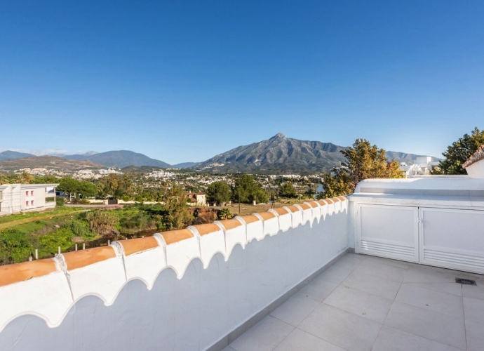 Apartment Penthouse Duplex situé à Nueva Andalucía El Dorado  - 7