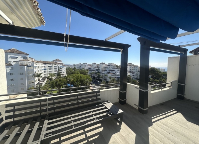 Apartment Middle Floor in Puerto Banús - 1