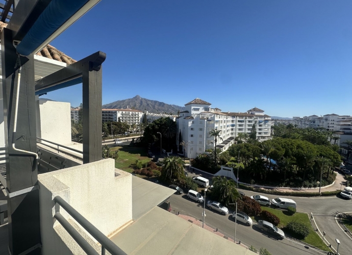 Apartment Middle Floor in Puerto Banús - 2