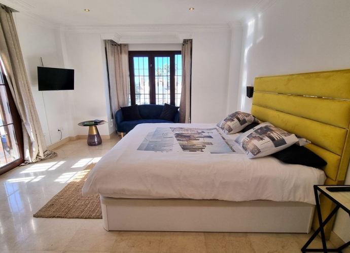 Villa Detached in El Rosario - 9