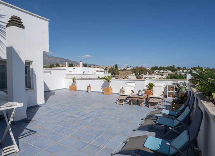 Appartement milieu d’Etage situé à Nueva Andalucía Terrazas del Rodeo  - 2