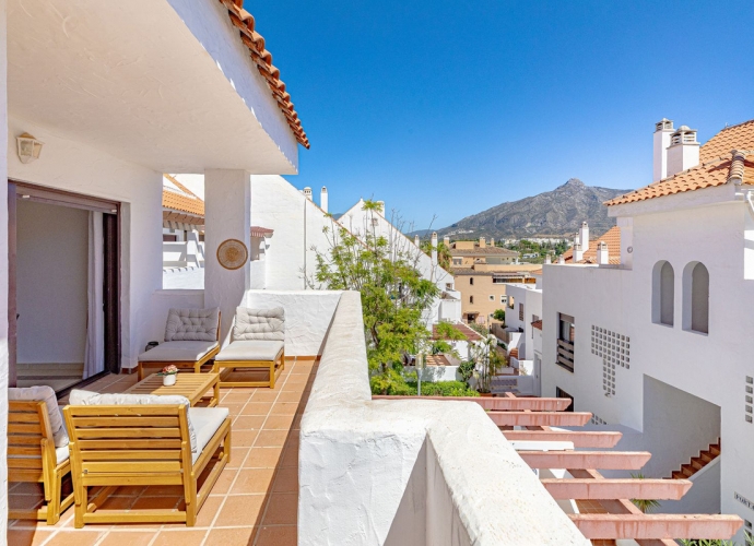 Apartamento Planta Media en Nueva Andalucía La Maestranza  - 1