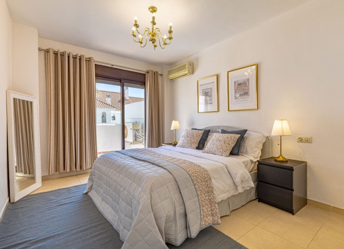 Apartamento Planta Media en Nueva Andalucía La Maestranza  - 4