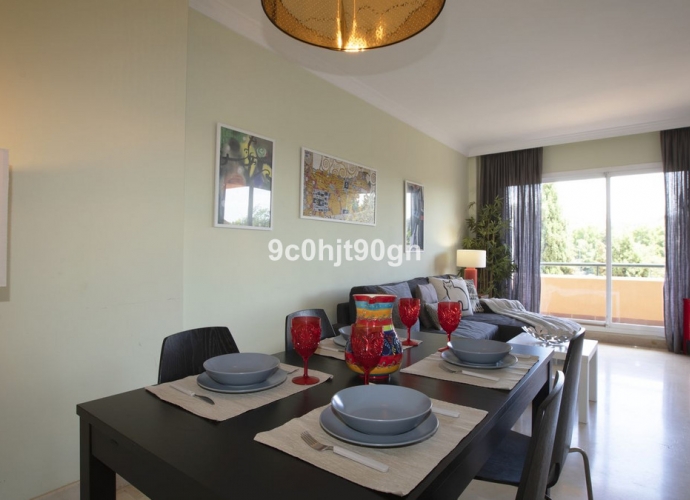 Appartement milieu d’Etage situé à Elviria Los Patios de Santa María Golf  - 2
