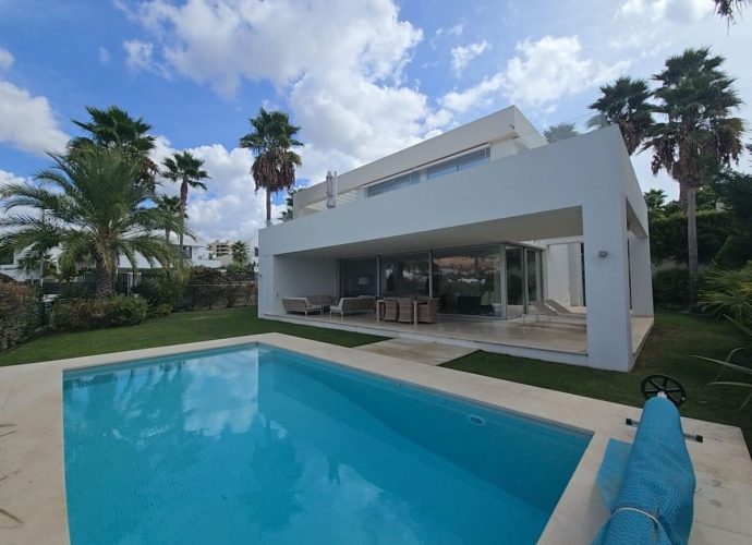 Villa Independiente en Río Real - 4
