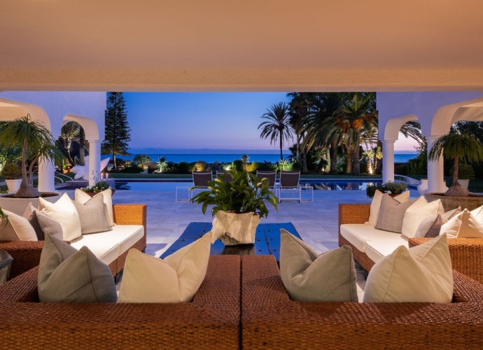 Villa Detached in Los Monteros - 10