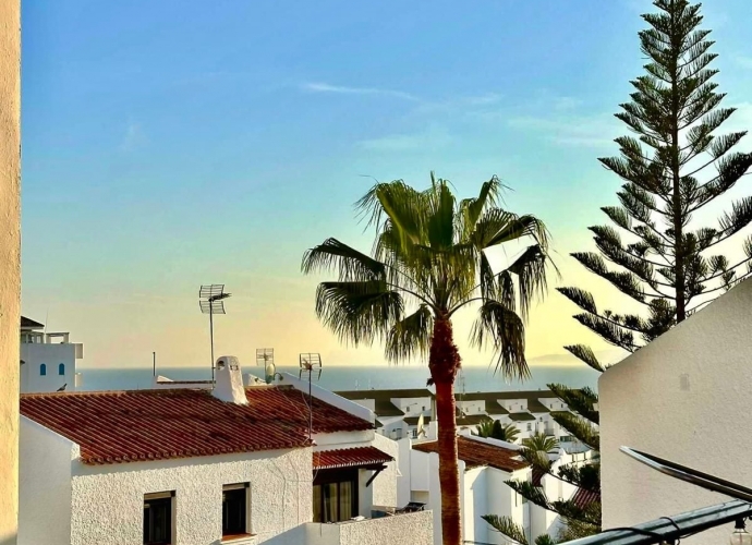Apartment Middle Floor in Estepona - 1