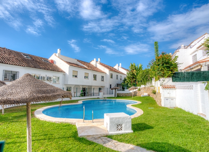 Townhouse Terraced in Marbella El Capricho  - 1