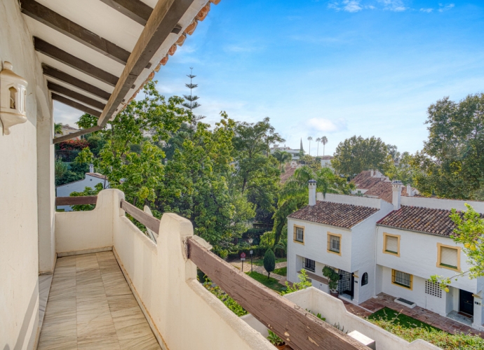 Townhouse Terraced in Marbella El Capricho  - 7