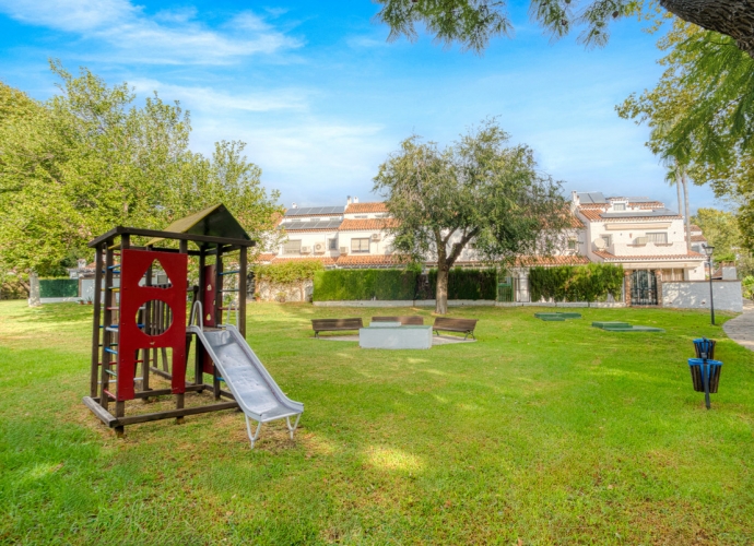 Townhouse Terraced in Marbella El Capricho  - 8