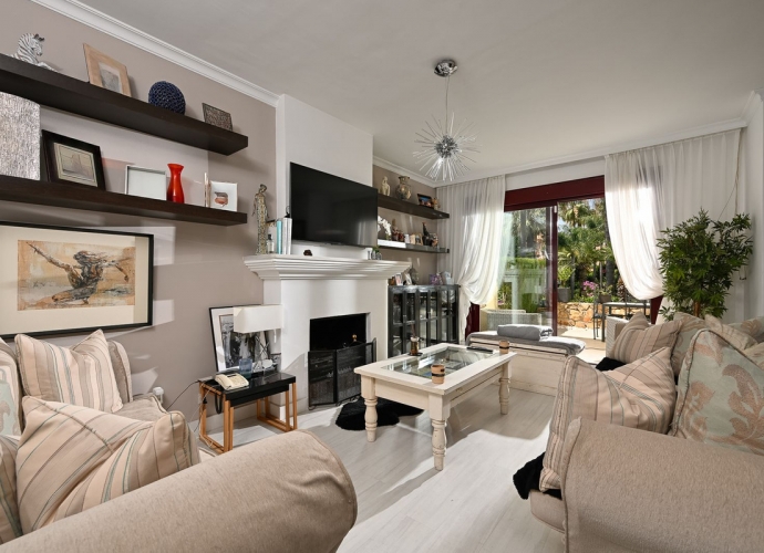 Townhouse Terraced in The Golden Mile Jardines del Rio  - 5