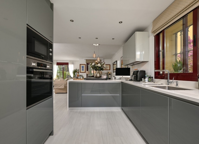 Townhouse Terraced in The Golden Mile Jardines del Rio  - 7