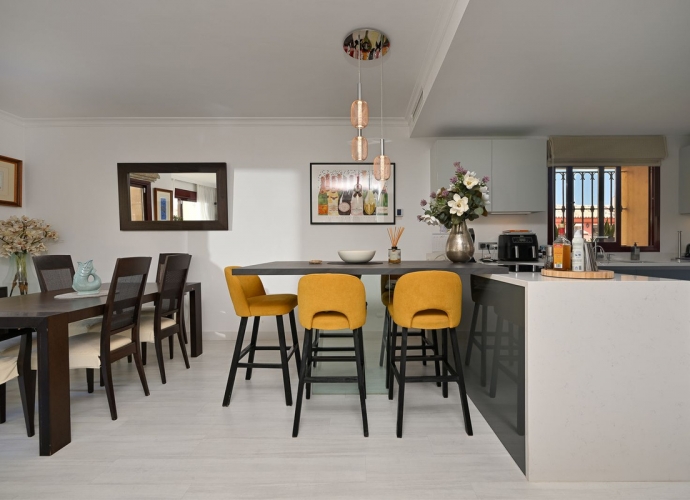Townhouse Terraced in The Golden Mile Jardines del Rio  - 8