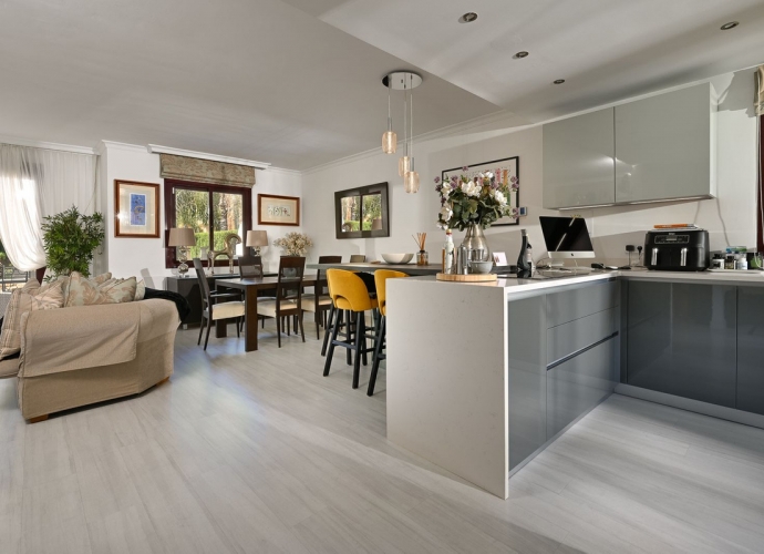 Townhouse Terraced in The Golden Mile Jardines del Rio  - 10