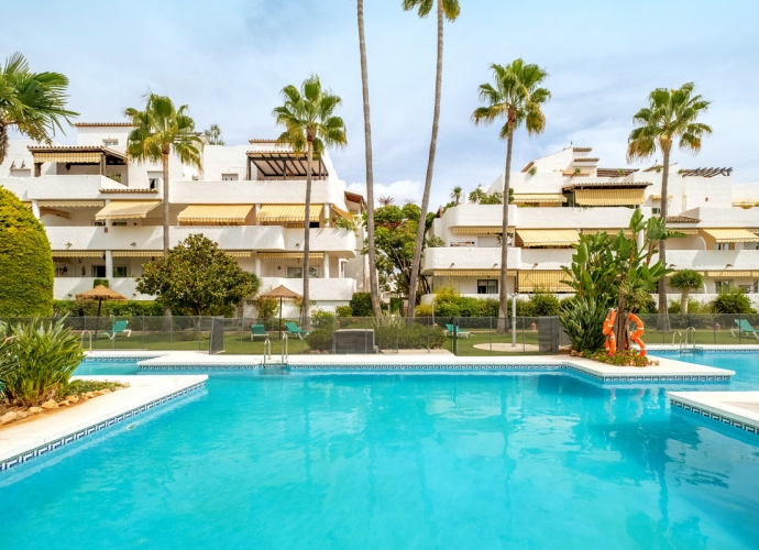 Apartment Middle Floor in Nagüeles Jardines de Sierra Blanca  - 1