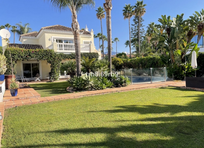 Villa Independiente en New Golden Mile - 1