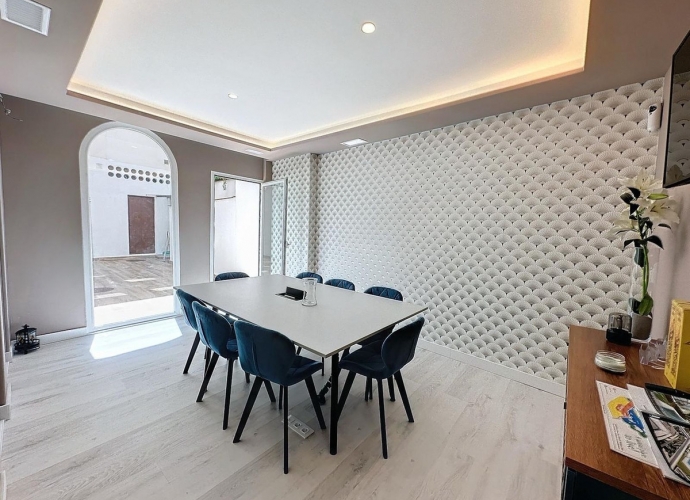 Commercial Office en Estepona - 1