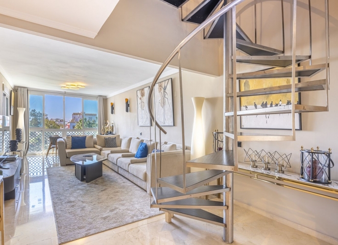 Apartment Penthouse Duplex in Puerto Banús - 2
