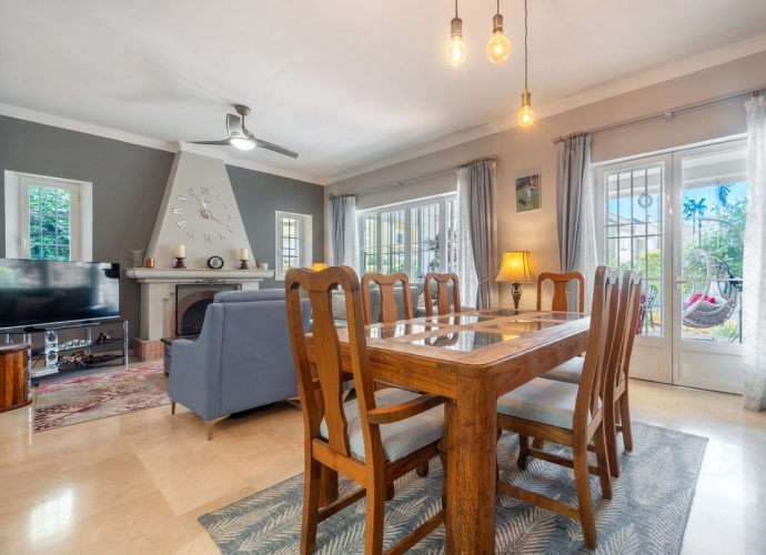 Villa Semi Detached in Elviria - 2