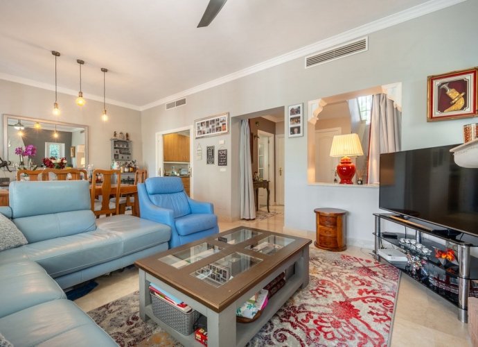 Villa Semi Detached in Elviria - 4