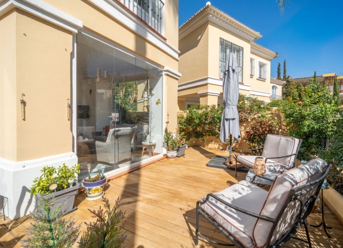 Villa Semi Detached in Elviria - 10