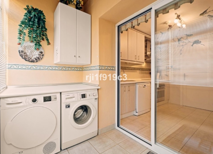 Appartement milieu d’Etage situé à Elviria Elviria Hills  - 4