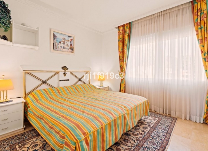 Appartement milieu d’Etage situé à Elviria Elviria Hills  - 9