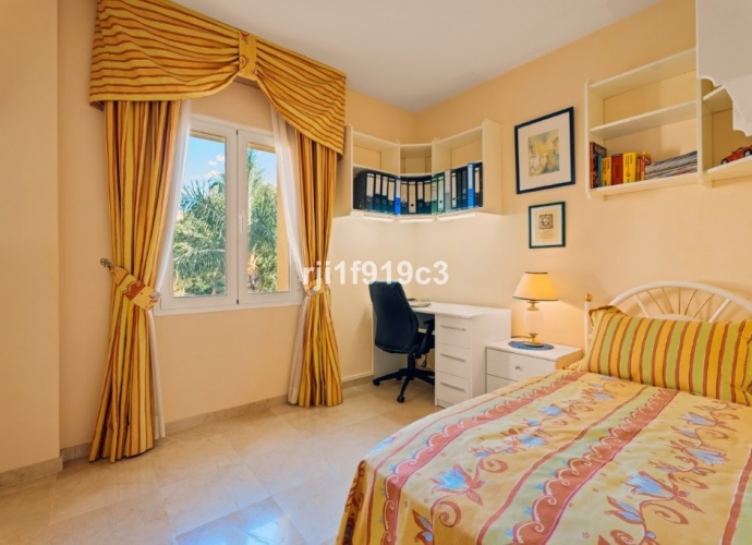 Appartement milieu d’Etage situé à Elviria Elviria Hills  - 10