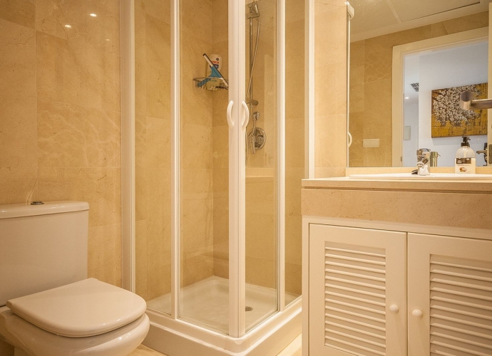 Apartment Middle Floor in Elviria - 9