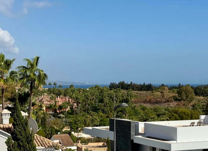Appartement milieu d’Etage situé à Nueva Andalucía Señorío de Aloha  - 2