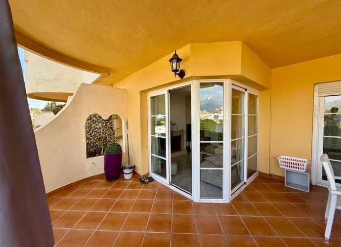 Appartement milieu d’Etage situé à Nueva Andalucía Señorío de Aloha  - 3