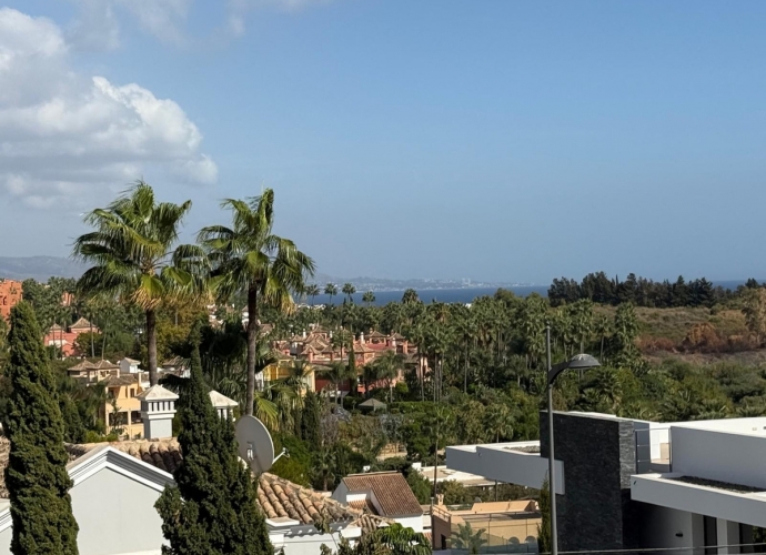 Appartement milieu d’Etage situé à Nueva Andalucía Señorío de Aloha  - 4