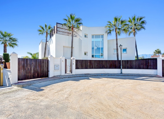 Villa Detached in El Rosario - 2