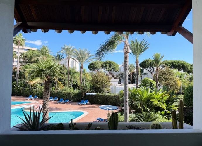 Apartment Middle Floor in The Golden Mile - 2