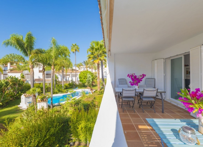 Townhouse Terraced in Bahía de Marbella - 2
