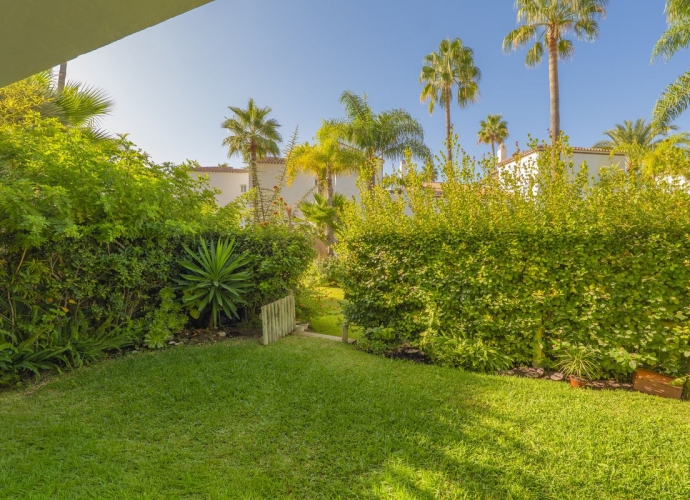 Townhouse Terraced in Bahía de Marbella - 5