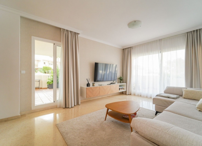 Apartamento Planta Baja en Elviria - 1