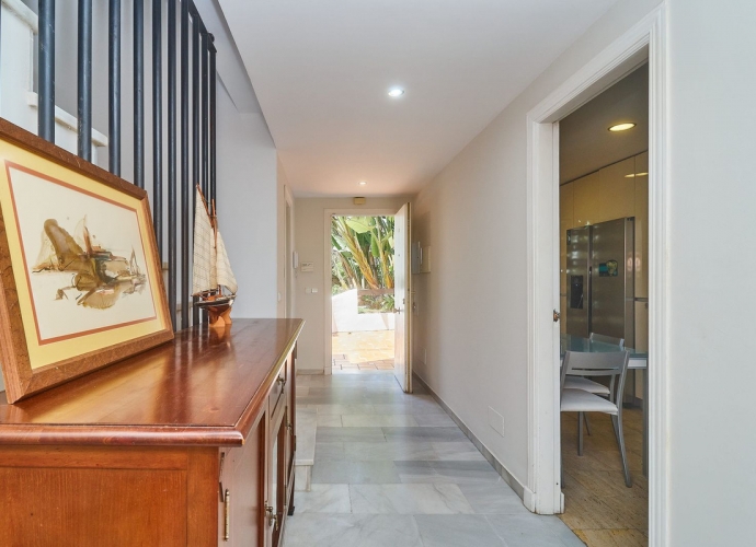 Townhouse Semi Detached in The Golden Mile - 8