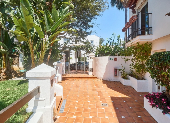 Townhouse Semi Detached in The Golden Mile - 9