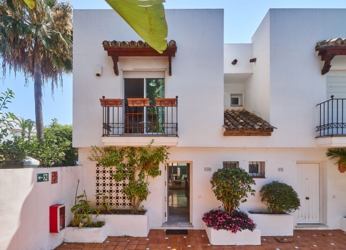 Townhouse Semi Detached in The Golden Mile - 10