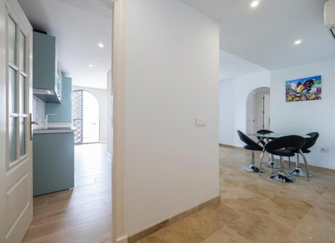 Apartment Middle Floor in The Golden Mile - 9