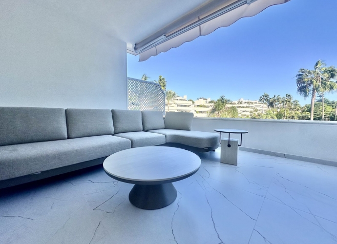 Appartement milieu d’Etage situé à Nueva Andalucía Los Granados Golf  - 5