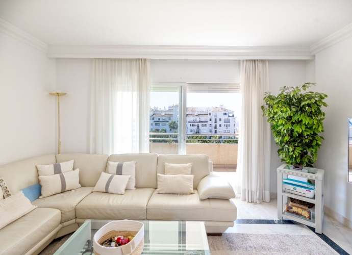 Apartamento Planta Media en Puerto Banús Bahia de Banus  - 4