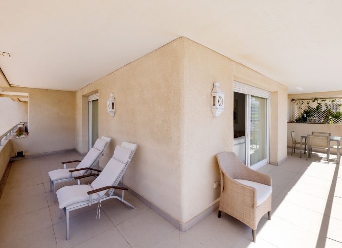 Apartamento Planta Media en Puerto Banús Bahia de Banus  - 10