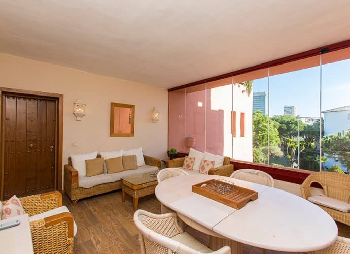 Apartment Middle Floor in Marbella - 2