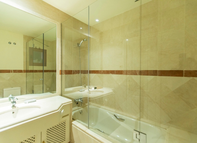 Apartment Middle Floor in Marbella - 10