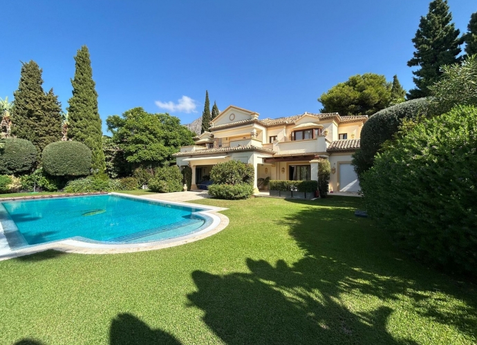 Villa Detached in Sierra Blanca - 3